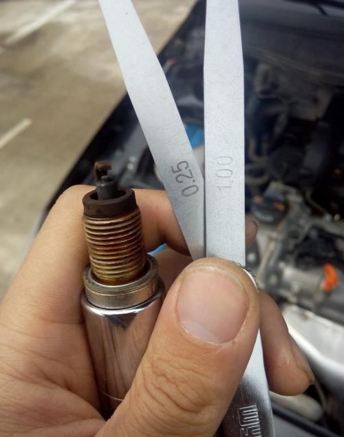 火花塞间隙怎么调整