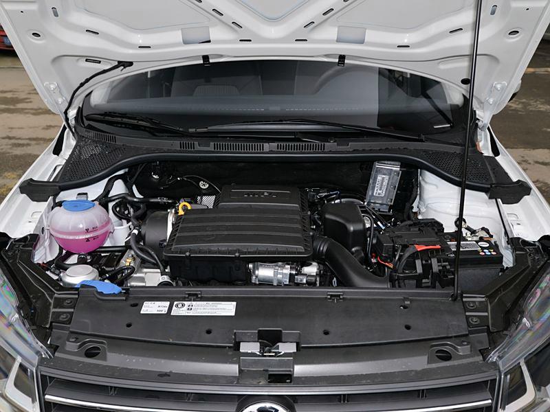 新桑塔纳的皮带需要多久更换一次?