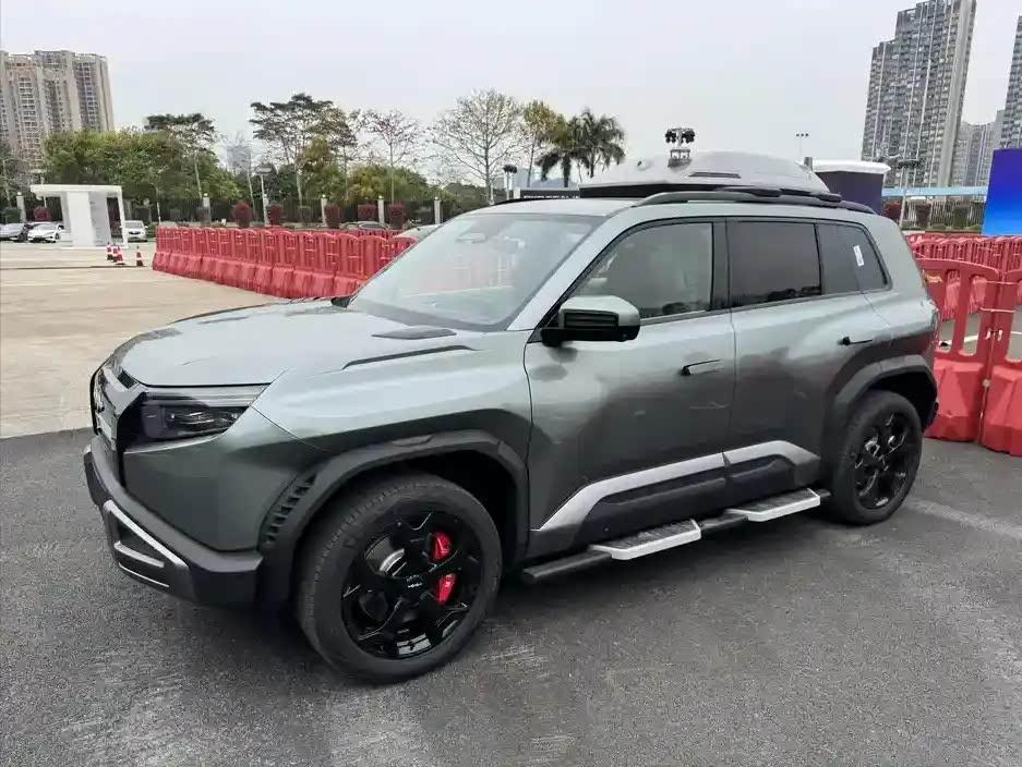 全新纯电SUV登场!机甲外观?续航超500Km?配无人机