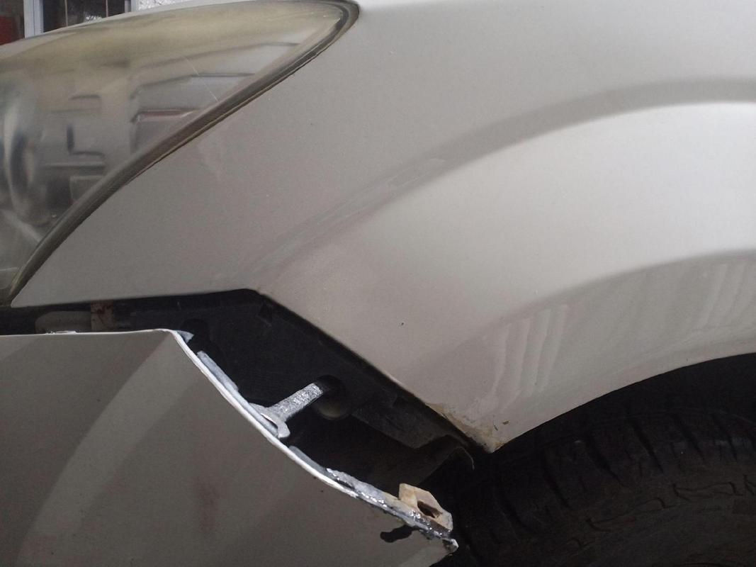 保险杠卡扣脱出来怎么办?