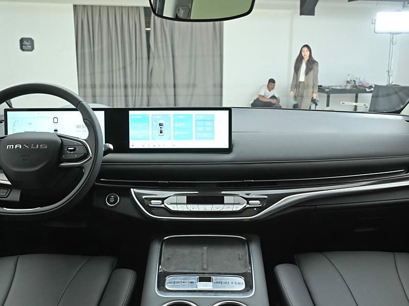 上汽大通g10倒车摄像头