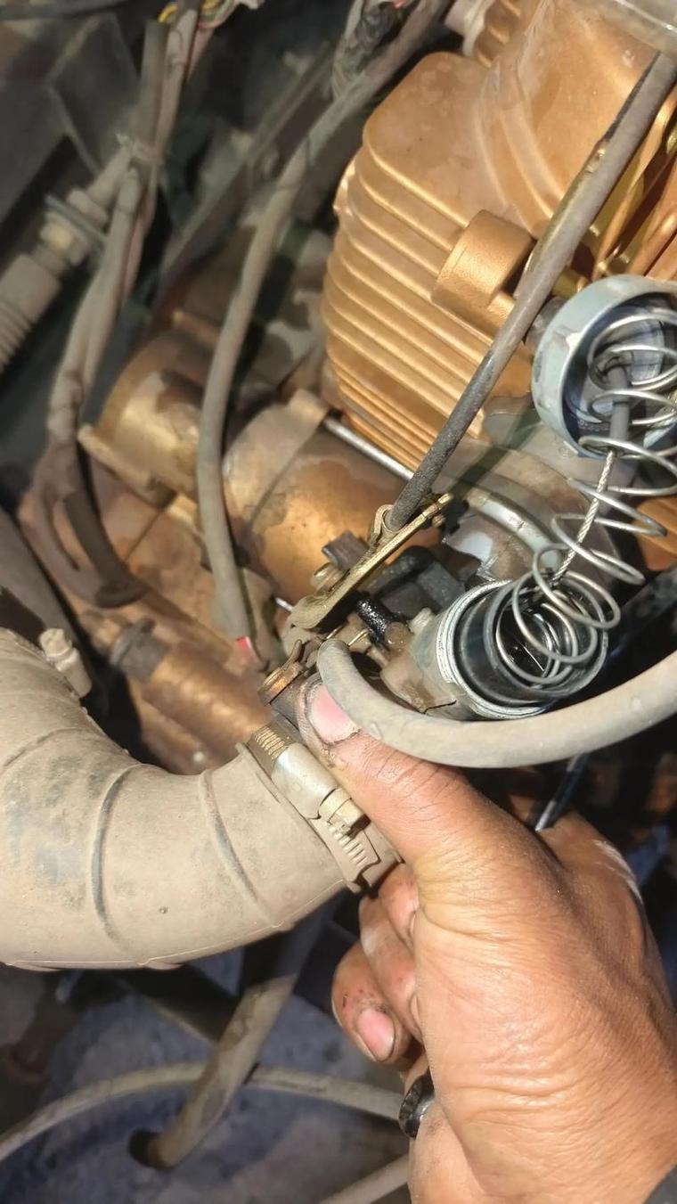 化油器供油不足的原因及解决方法是什么?