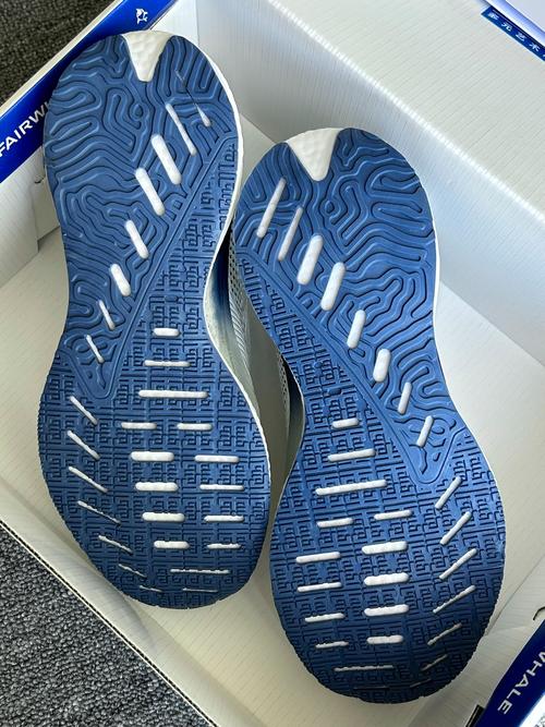 一千米赛跑穿什么鞋?1000米跑步比赛穿什么鞋好