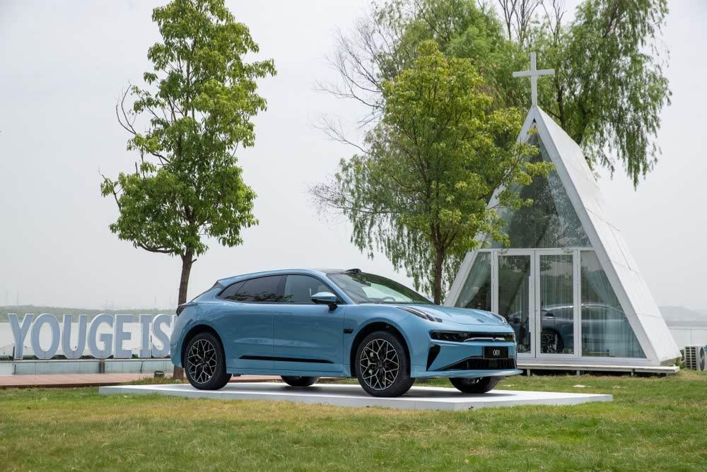 LCC路况适应性升级?2025款极氪001的智驾表现如何?