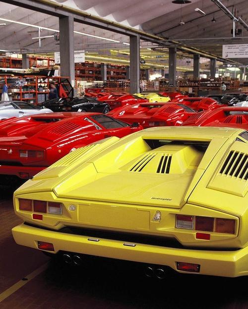 顶级跑车制作商兰博基尼上世纪纪50年代主要生产什么?