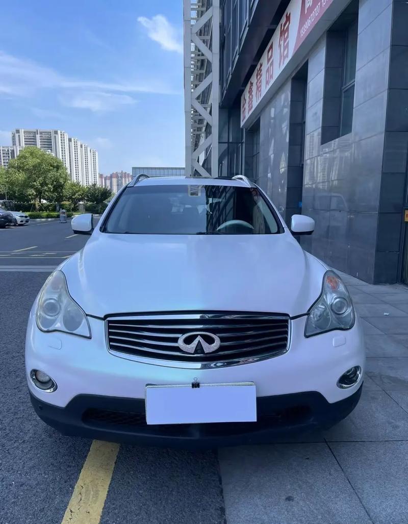 英菲尼迪EX25最高优惠55800元 底盘扎实