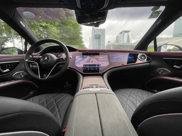 奔驰EQS 580售价151万?驾驶体验彰显卓越实力