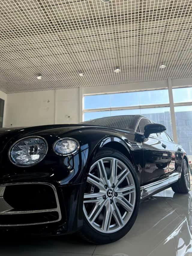 24款宾利飞驰 4.0T V8 标准版 中规进口 行情价格