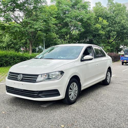 桑塔纳自重是多少吨