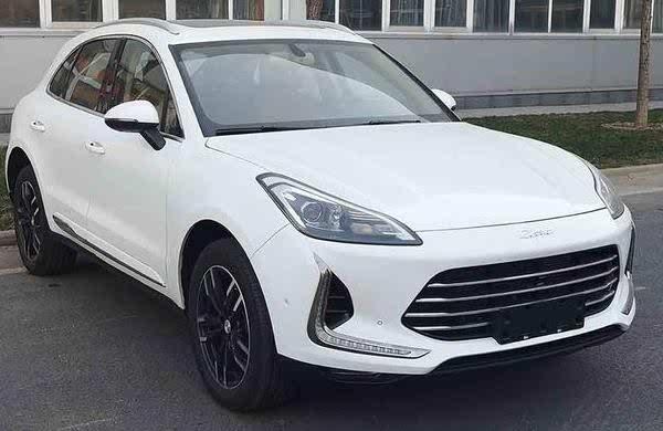 19款众泰SR9实车现身?比哈弗H6大气轴距达2850mm