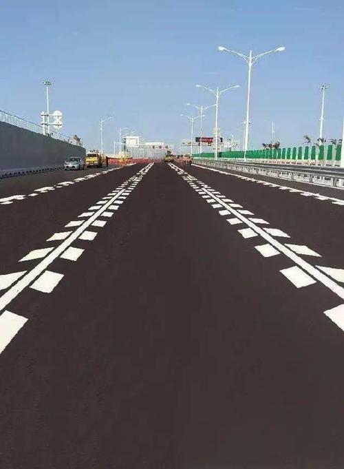 白实线加黄虚线可以变道吗