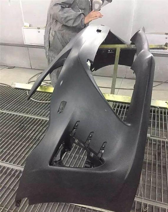 保险杠是高温烤漆吗?