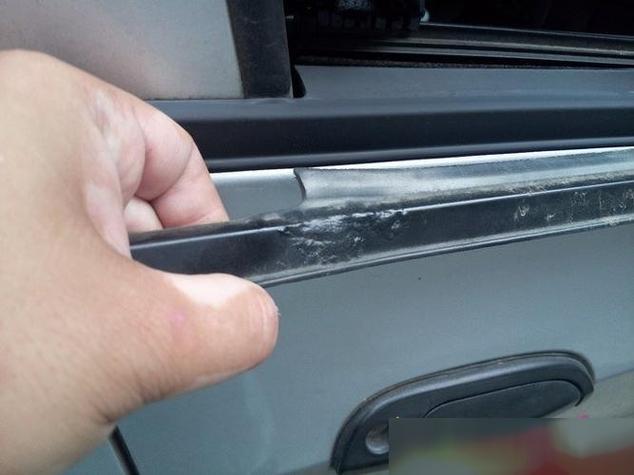 车窗压条有缝隙怎么办