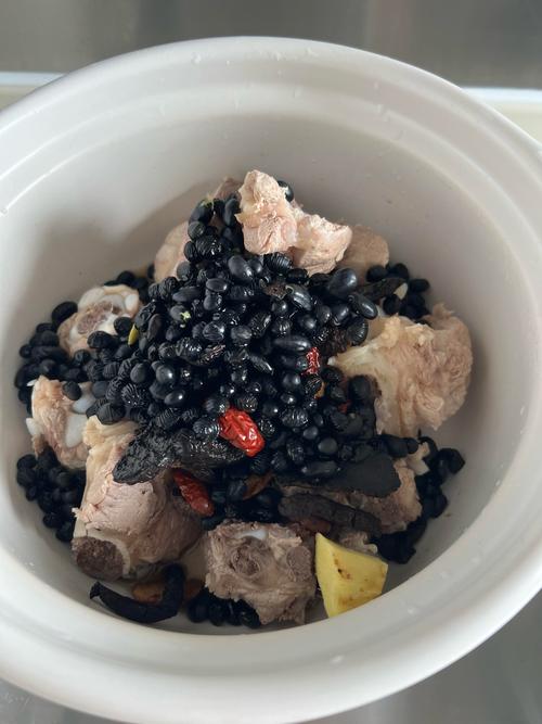 黑豆煮成什么样才算熟了?黑豆要煮成什么程度才能吃