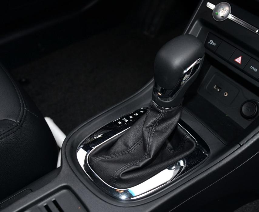 荣威360卖的紧俏的亮点是什么?又有哪些优缺点