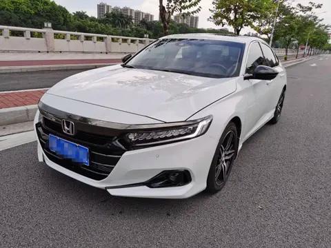 22款雅阁幻夜版?一手准新车?家用代步香不香?