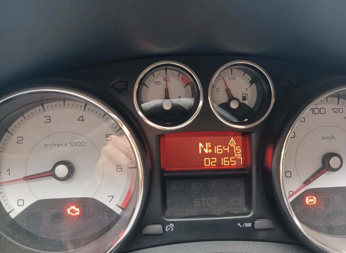 标致308变速箱故障灯亮了什么原因