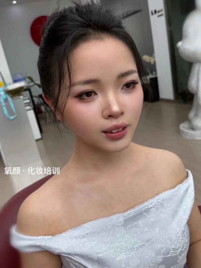 昆山哪里学化妆比较好?昆山哪里学化妆比较好的学校