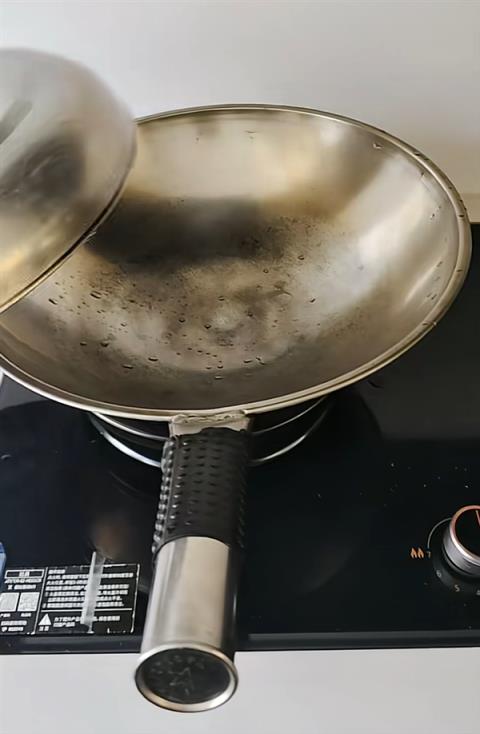 不锈钢锅用30年仍不粘 大批网友求购！厂家：将复产 预售60元(图2)