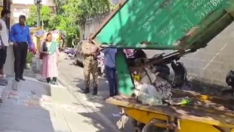 把垃圾被送回乱扔垃圾人家门口 印度以毒攻毒羞辱惯犯(图3)