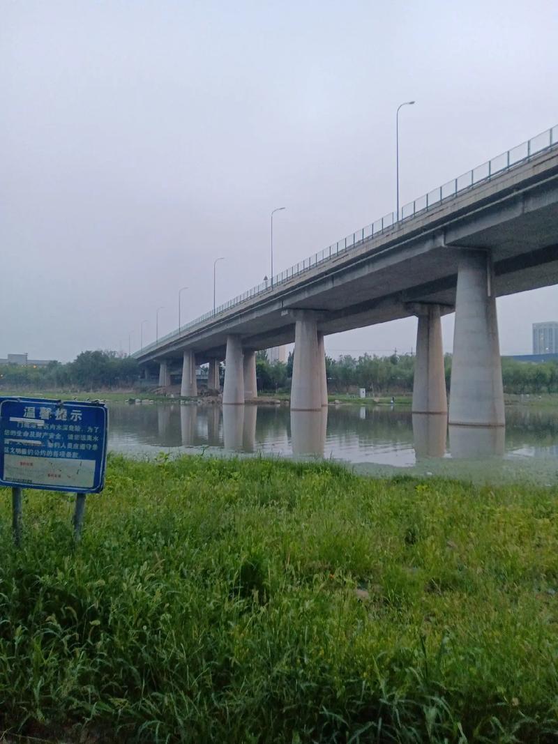 桥的两端有桥墩吗?桥的两边