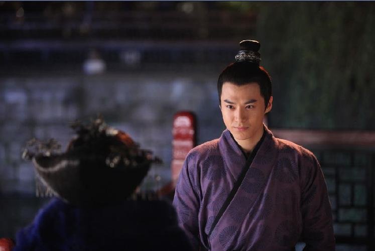 倾世皇妃小说男主是谁扮演的？倾世皇妃小说人物