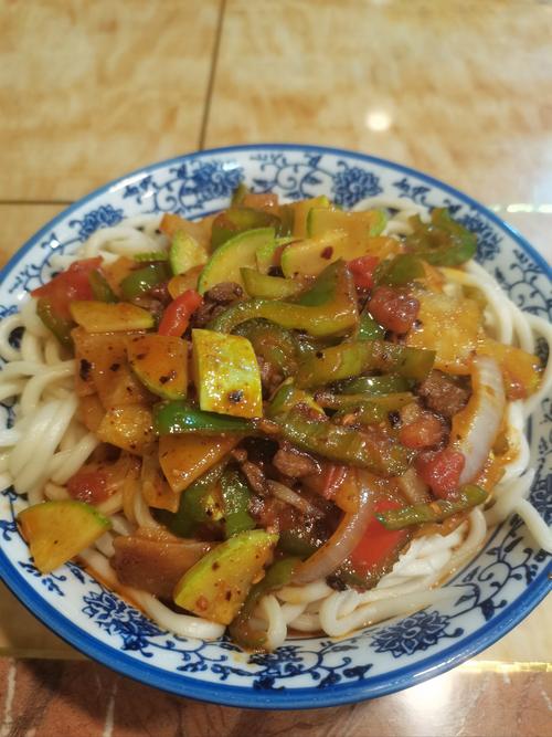 拉条子拌啥菜好吃？拉条子做什么菜