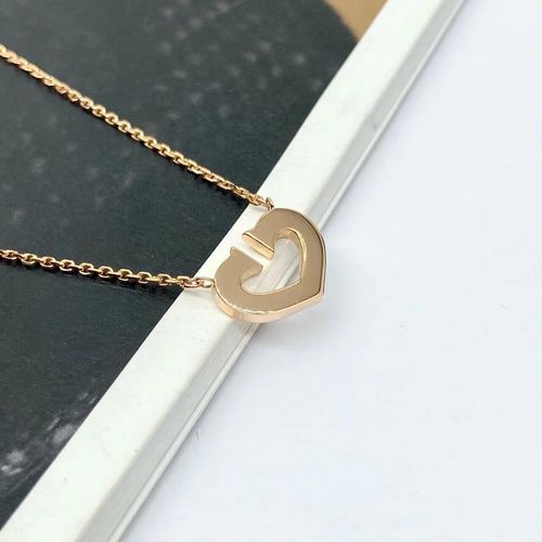 卡地亚双环镶钻石项链?卡地亚love双环带钻项链是一样大吗?