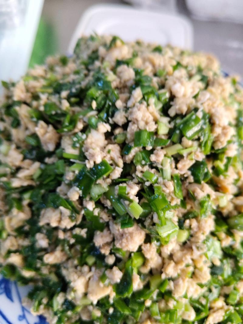 韭菜香菜肉怎么包饺子？香菜韭菜鸡蛋馅儿的饺子好吃吗?