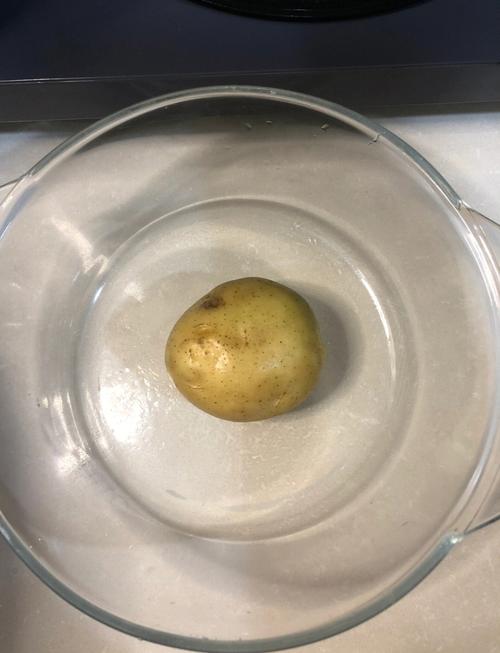 烤薯片的做法微波炉?微波炉怎么用来烤薯片视频教程