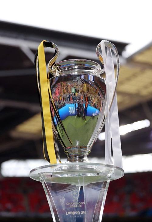 欧冠奖杯什么材料做的?欧冠奖杯造价