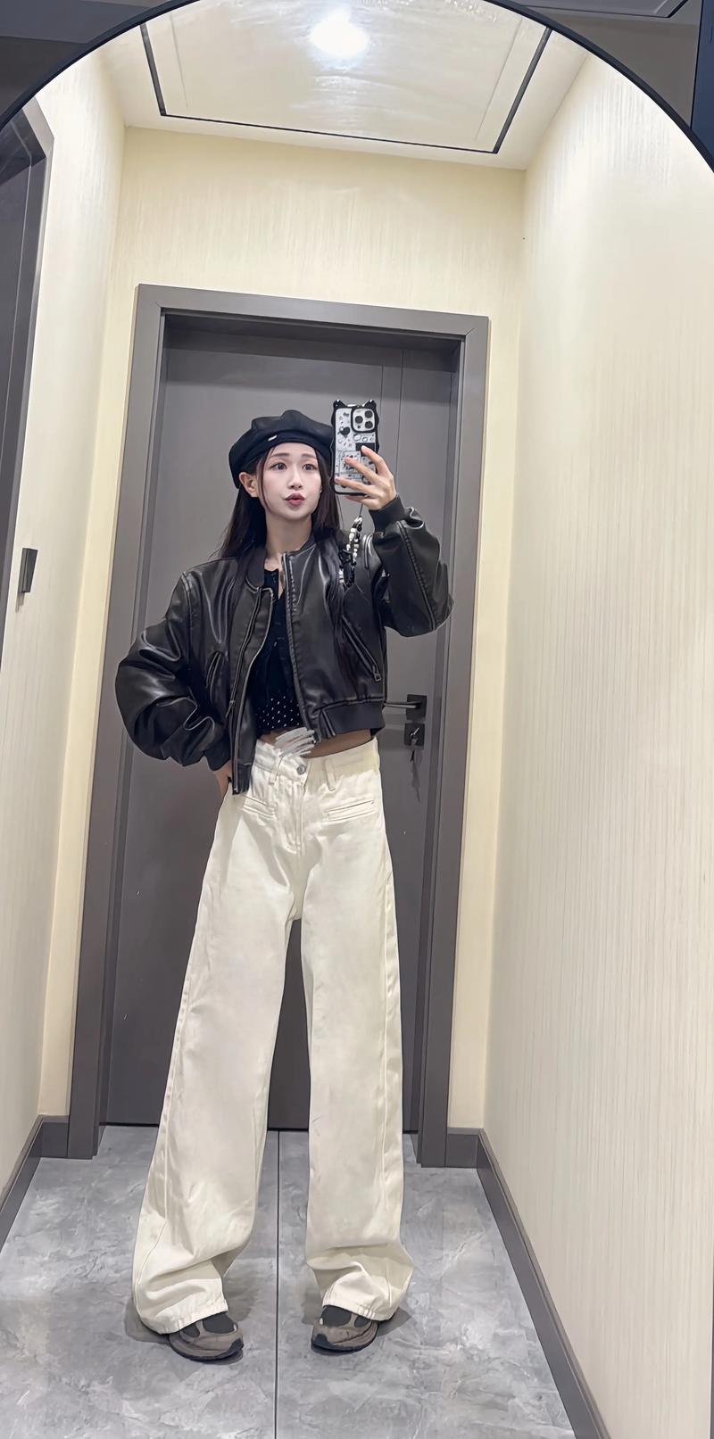 皮夹克配牛仔裤好看吗？皮夹克配牛仔裙