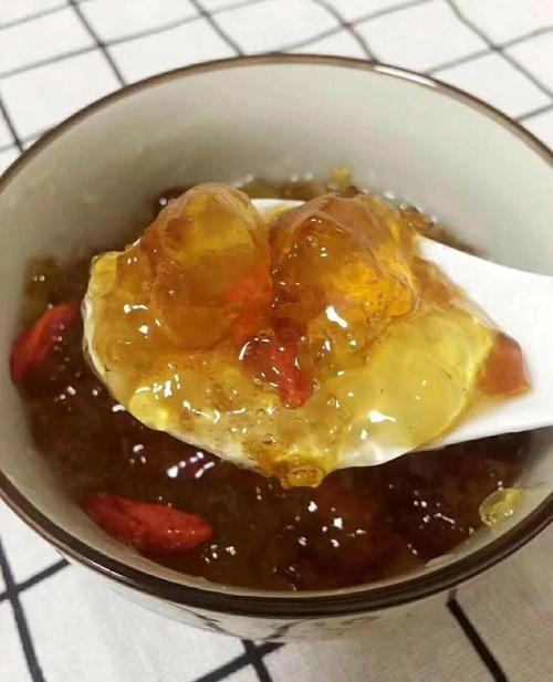 咳嗽能吃桃胶银耳红枣汤吗？咳嗽能吃桃胶银耳红枣汤吗小孩