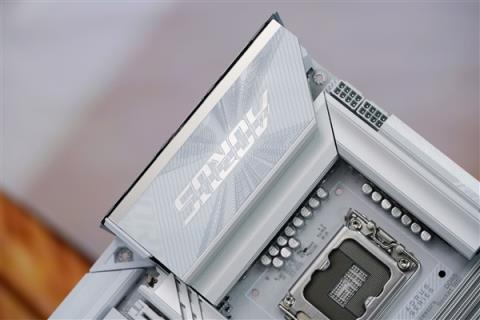 雪景房主机必看!技嘉电竞冰雕Z890AORUSPROICE主板图赏(图5)