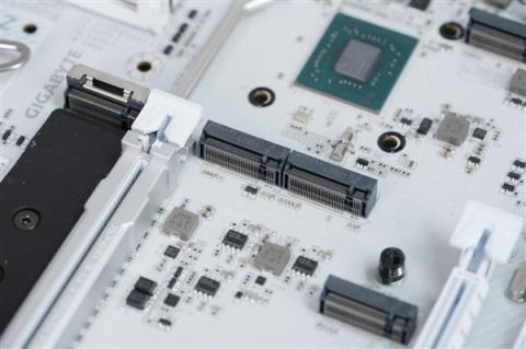 雪景房主机必看!技嘉电竞冰雕Z890AORUSPROICE主板图赏(图22)