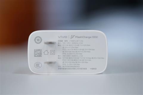 同档唯一2KLTPO屏！iQOONeo11图赏(图25)