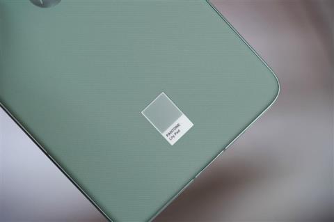 5.99mm超薄机身！联想motoX70Air图赏(图16)