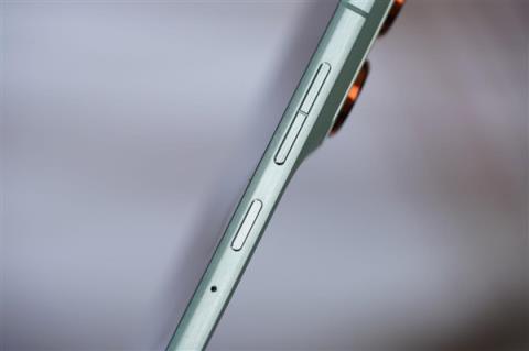 5.99mm超薄机身！联想motoX70Air图赏(图18)