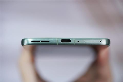 5.99mm超薄机身！联想motoX70Air图赏(图20)