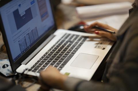 一公司招实习生需签放弃考研承诺书:浪费青春的人请避让(图2)