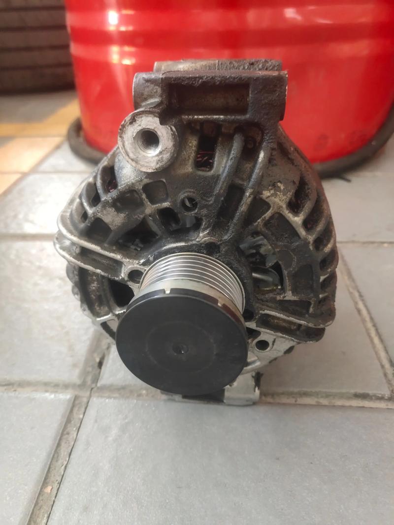 汽车发电机坏了是修还是换?汽车发电机坏了是修还是换原厂的吗