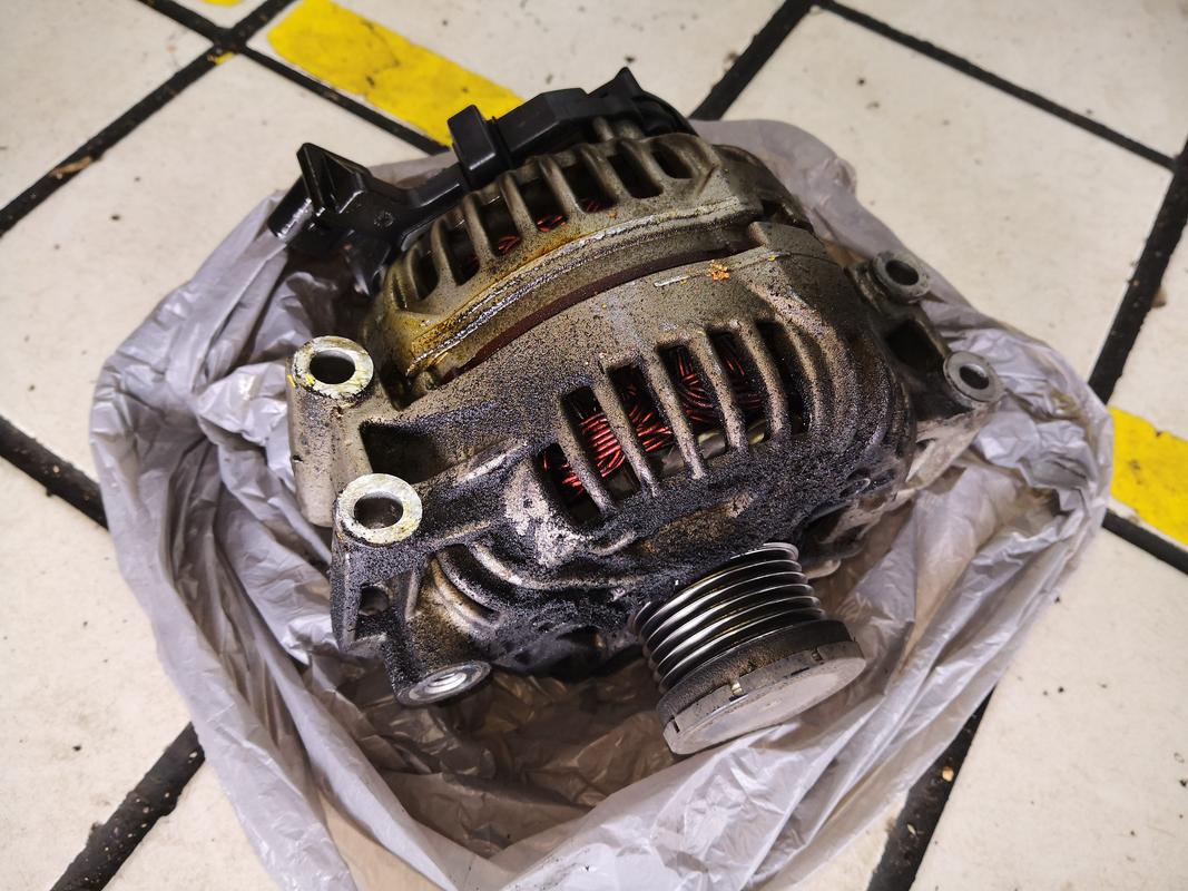 汽车发电机坏了是修还是换?汽车发电机坏了是修还是换原厂的吗