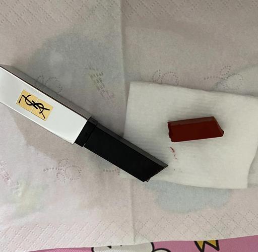 口红从底部折了怎么办小妙招？口红从底座脱落怎么办