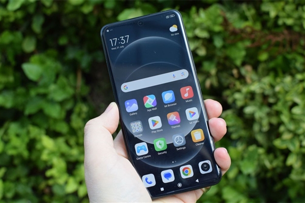 小米17 Ultra蓄势待发：直屏+大圆镜头 没有背屏