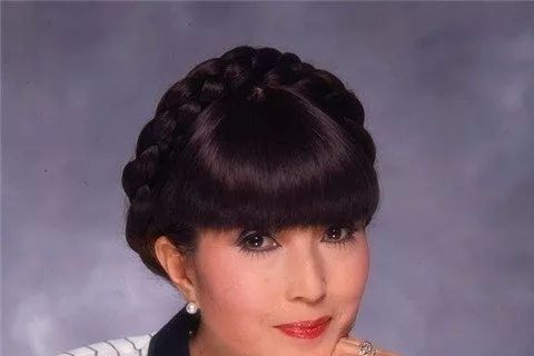 黑柳彻子的成长经历?黑柳彻子的生平经历