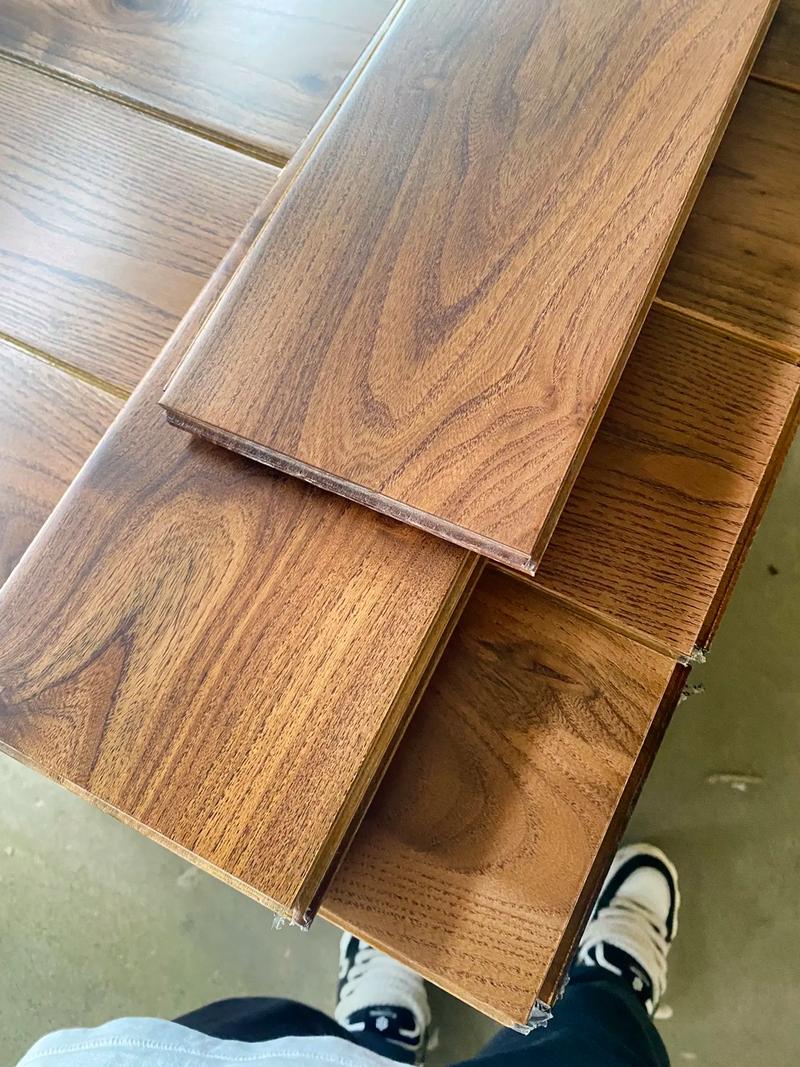 金刚柚木是柚木吗?怎么样？金刚柚木是实木吗