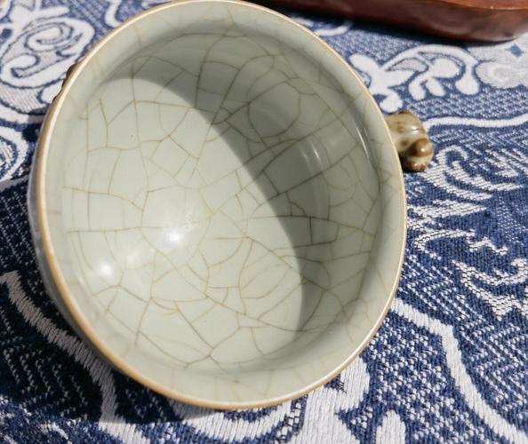 汝窑开片茶杯有害吗?汝窑开片杯第一次怎么开杯
