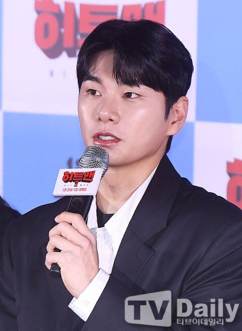 李伊庚确定退出热门综艺《玩什么好呢?》,粉丝惋惜!另外两部综艺节目仍旧继续出演