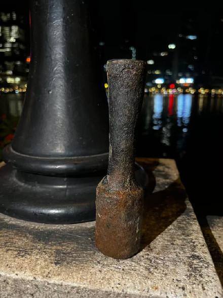 广州钓友珠江边钓上一枚手榴弹 钓到危险品需及时报警处理