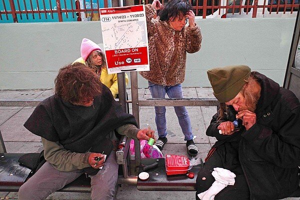 三分之一美国人认为需要一场革命,近半数觉得美国梦已经破灭:国家形象内部褪色